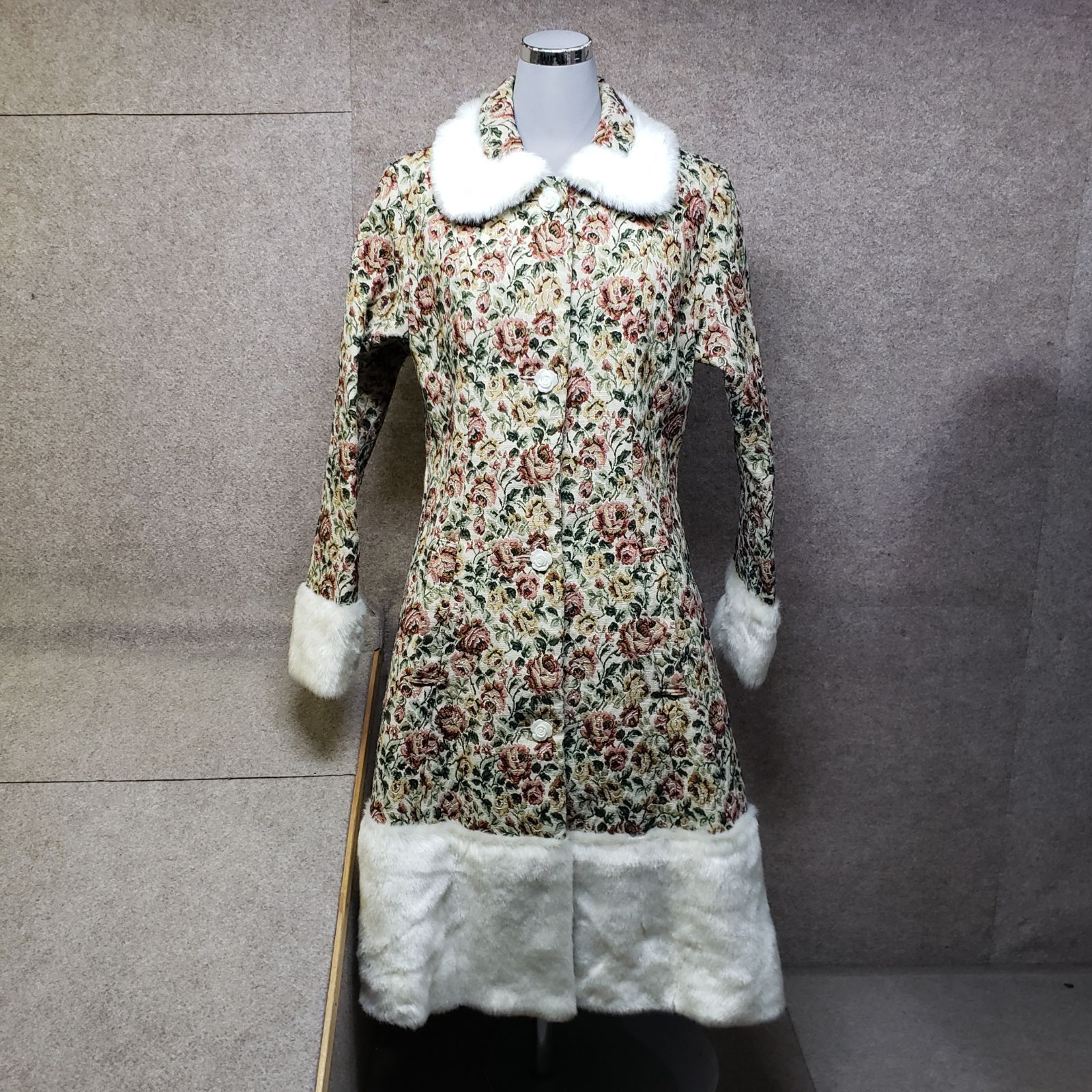 専用　エトロ　ロングコート　ゴブラン織　ローズ　花柄　ボタンロゴ刻印　44 専用 エトロ ロングコート ゴブラン織 ローズ 花柄 ボタンロゴ刻印 44