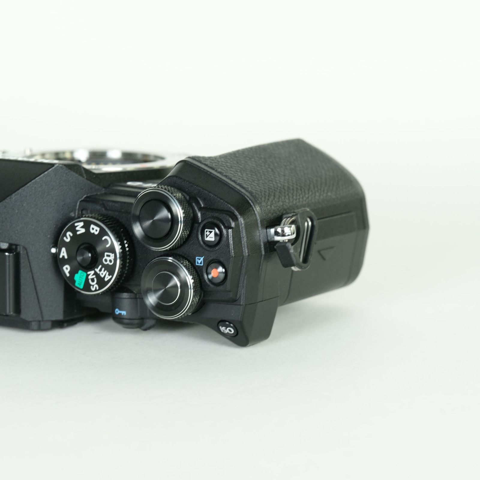 美品 | シャッター数13,588回] OLYMPUS OM-D E-M5 Mark III [ボディ