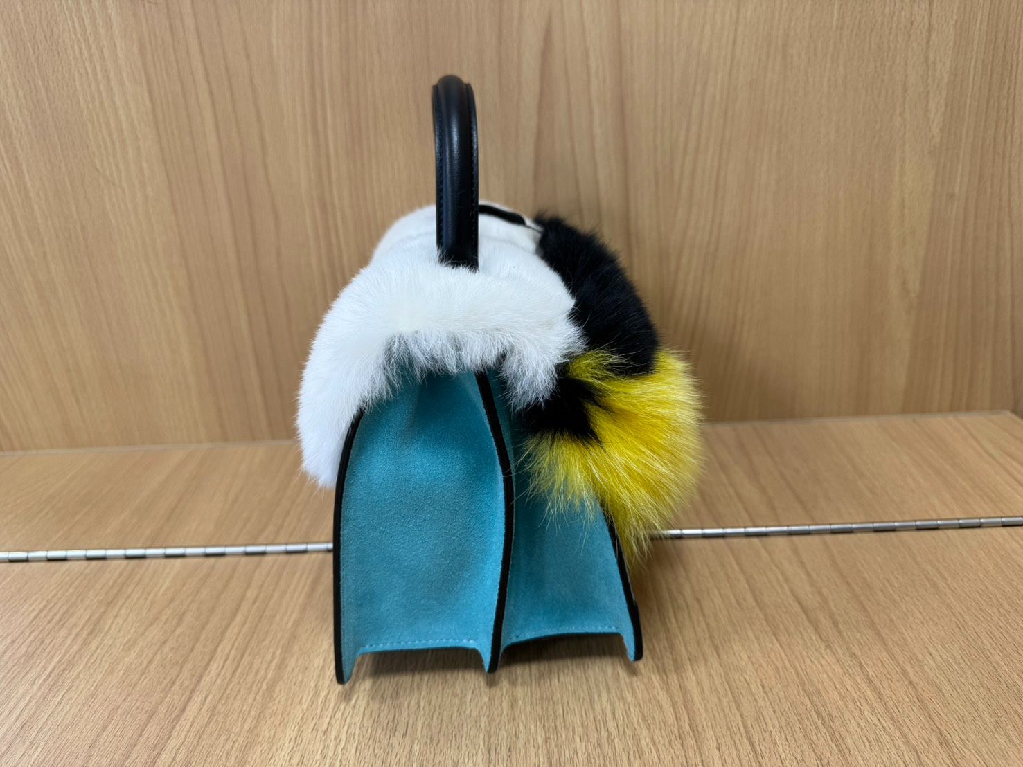 T/ JADISE ジャディス ファーバッグ - メルカリ