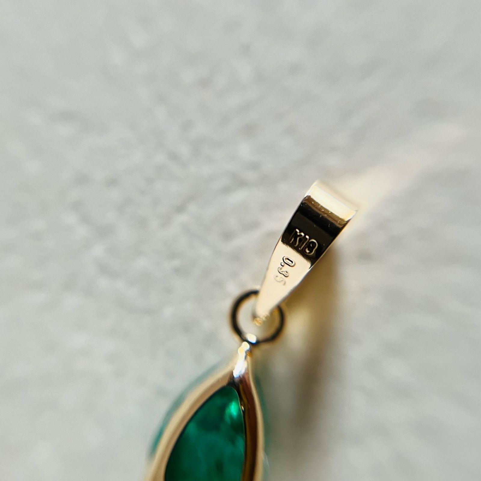 K18 天然石エメラルド ペンダントトップ 18金イエローゴールド pear