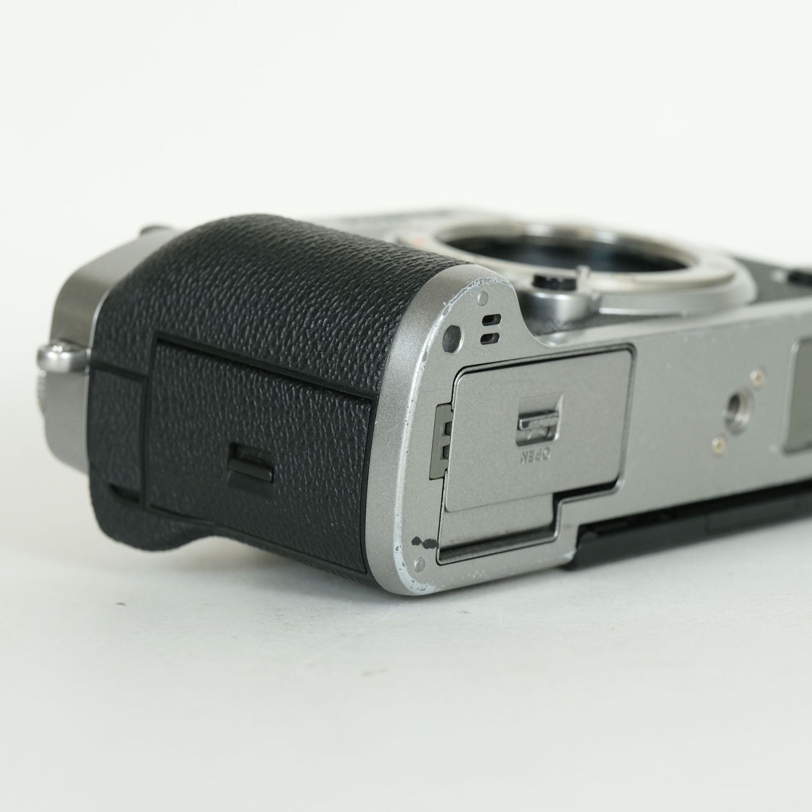 並品 | シャッター数13,830回] FUJIFILM X-T3 [ボディ シルバー