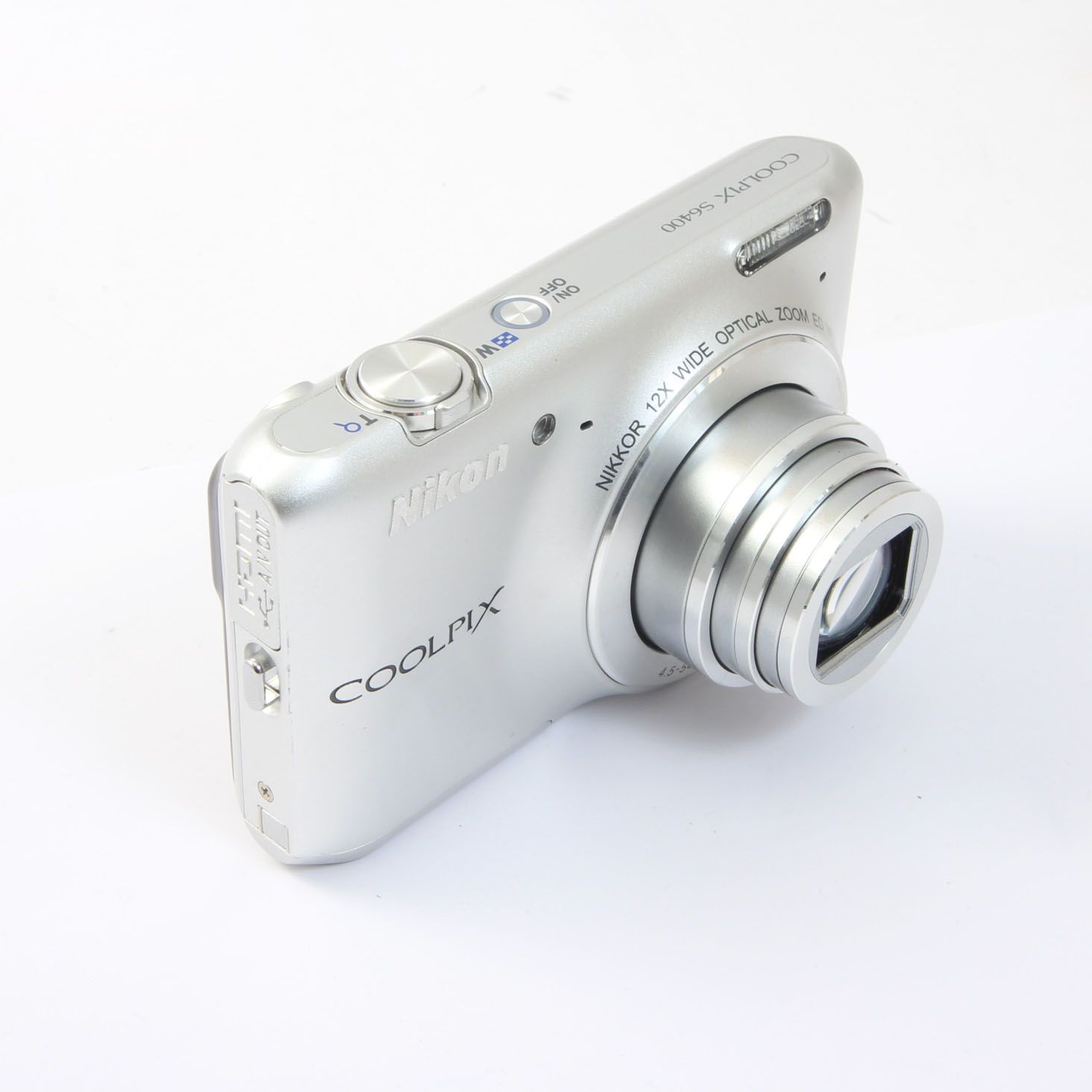 Nikon ニコン COOLPIX S6400 シルバー コンパクトデジタルカメラ