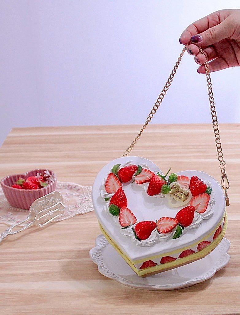 【専用】ハートショートケーキバッグ【ロングチェーン付】 ハートのショートケーキバッグ - メルカリ