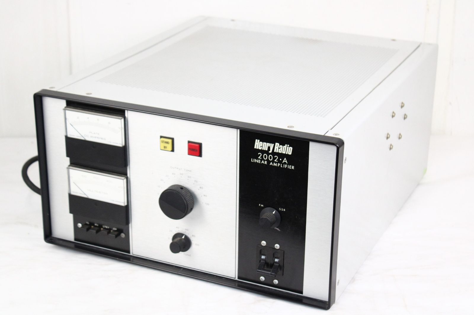 現状品 ヘンリー 2002-A リニアアンプ アマチュア無線 HENRY