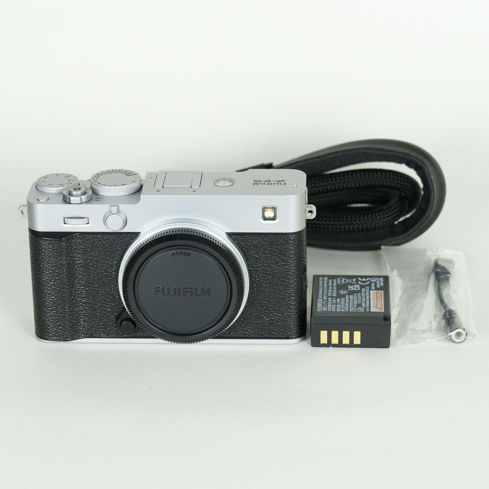 美品 | シャッター数102回] FUJIFILM X-E5 [ボディ シルバー