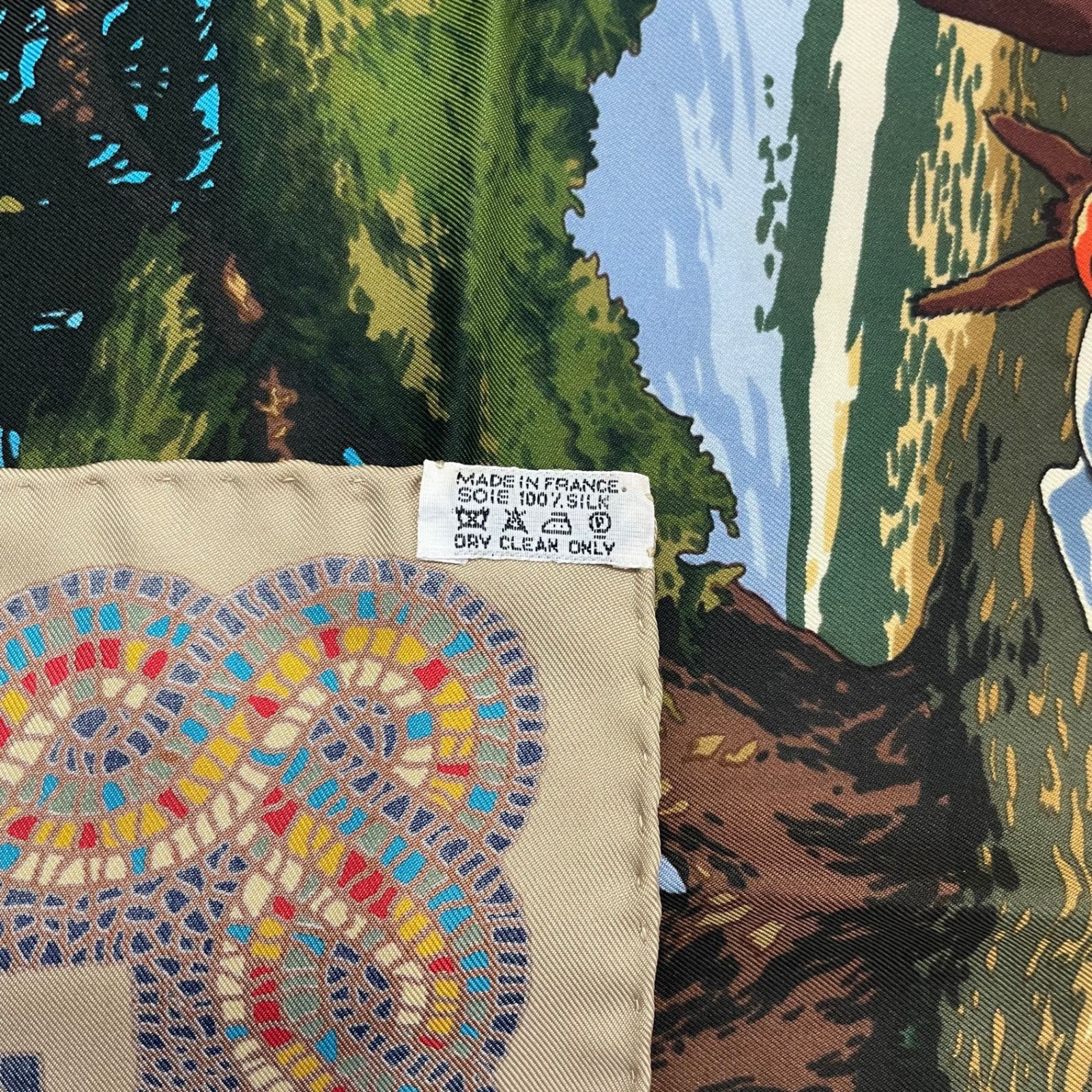 新品同様 希少 HERMES エルメス カレ90 ヒマラヤ杉の下で SOUS LE