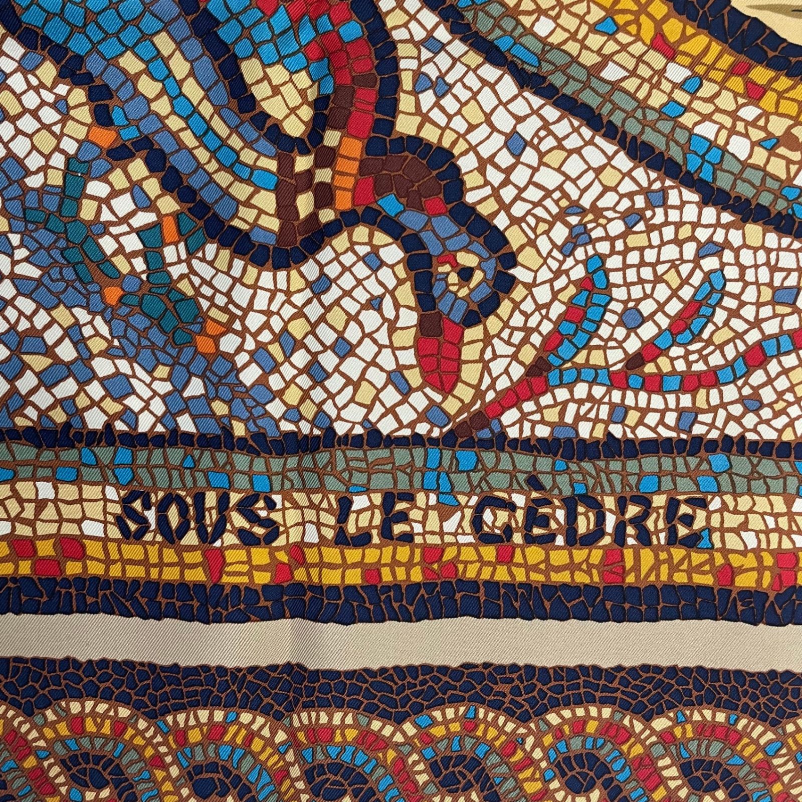 新品同様 希少 HERMES エルメス カレ90 ヒマラヤ杉の下で SOUS LE