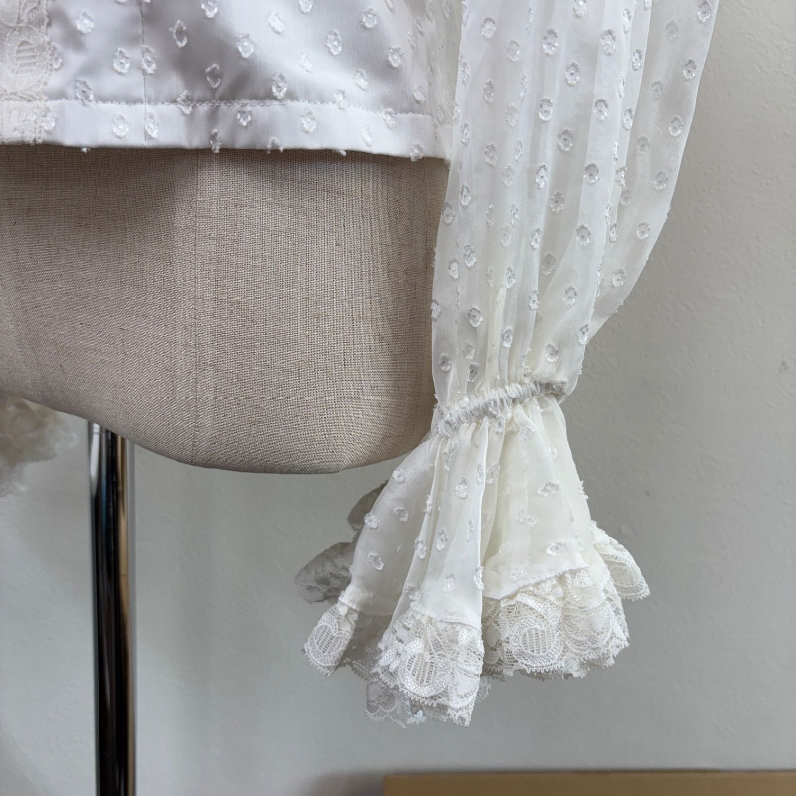 新品】【ソニアジョーンズ】フリルブラウス 白 2026年最新】ソニア