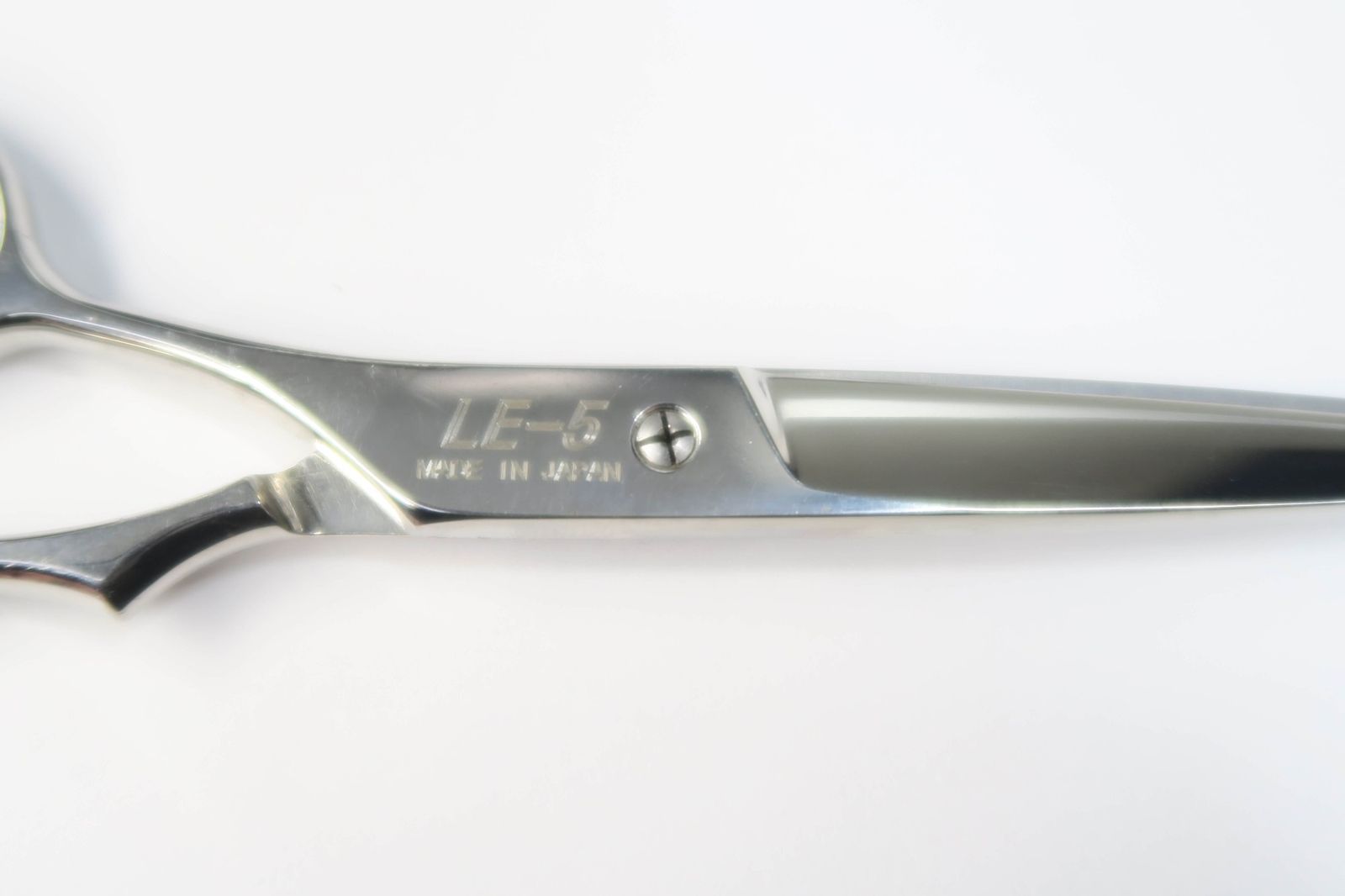 Bランク【光シザー HIKARI ヒカリ】 LE-5 シザー 美容師・理容師 5.8