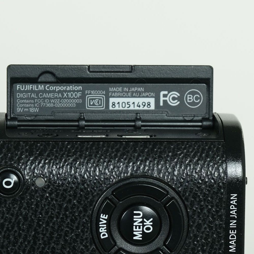 美品 | シャッター数9,300回] FUJIFILM X100F ブラック | コンパクト