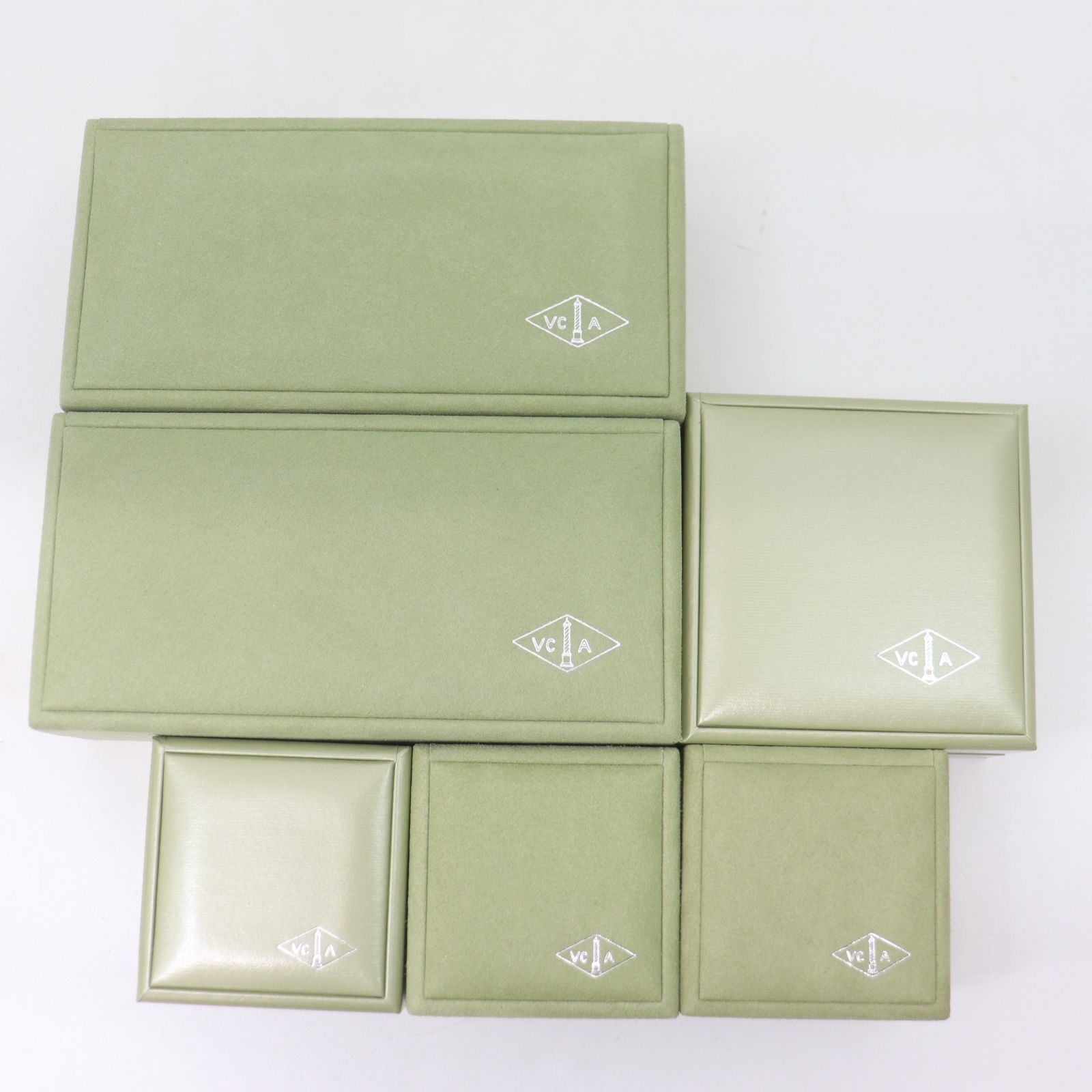 シャネル空箱　ヴァンクリーフ冊子 ITBELS8ZK7C0 VanCleef＆Arpels ヴァンクリーフ＆アーペル 空箱