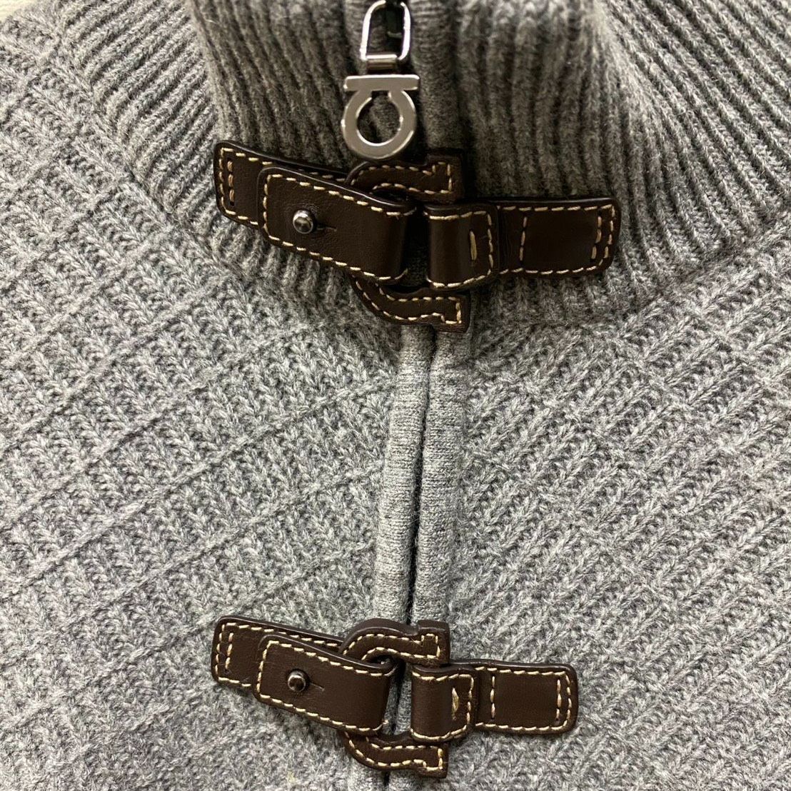 フェラガモ ハーフジップニット ガンチーニ レザー ウール70