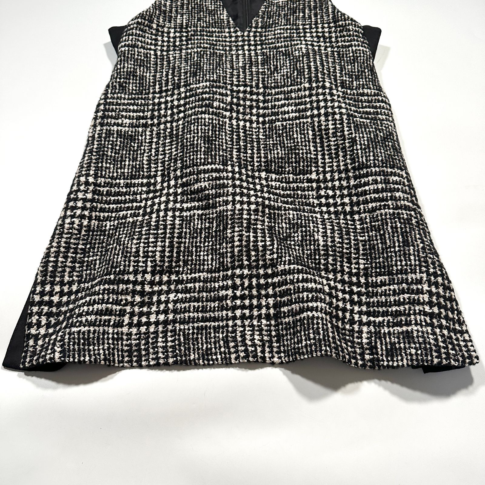 ✴︎ADORE ✴︎ ツイード Vネック ワンピース ADORE ✴︎ ツイード Vネック ワンピース