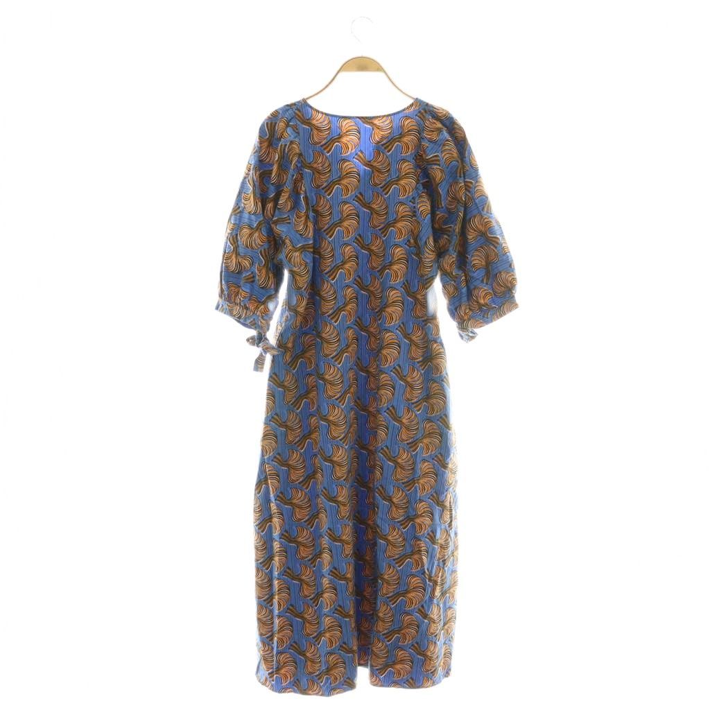 24ss✨完売✨美品✨マカフィー✨総柄アフリカンプリントワンピース ブルー マカフィー MACPHEE トゥモローランド 24SS アフリカンプリント