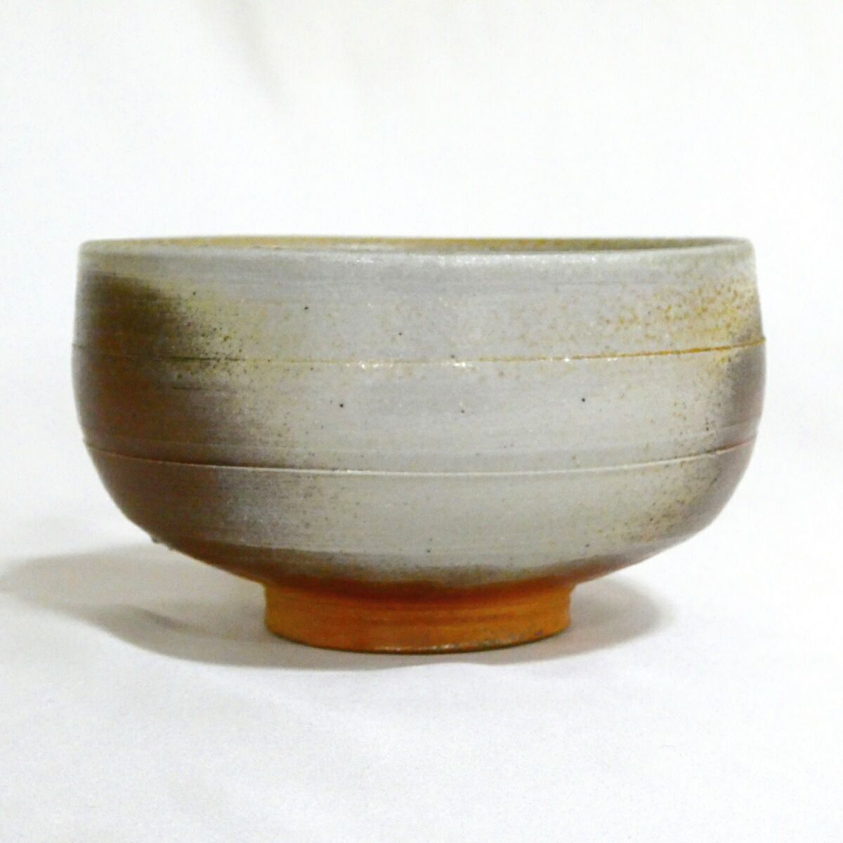 【備前焼】本山和泉作 花入（共箱付き）／景色豊かな一輪挿し／茶道具・華道具にも 備前焼】本山和泉作 花入（共箱付き）／景色豊かな一輪挿し／茶道具