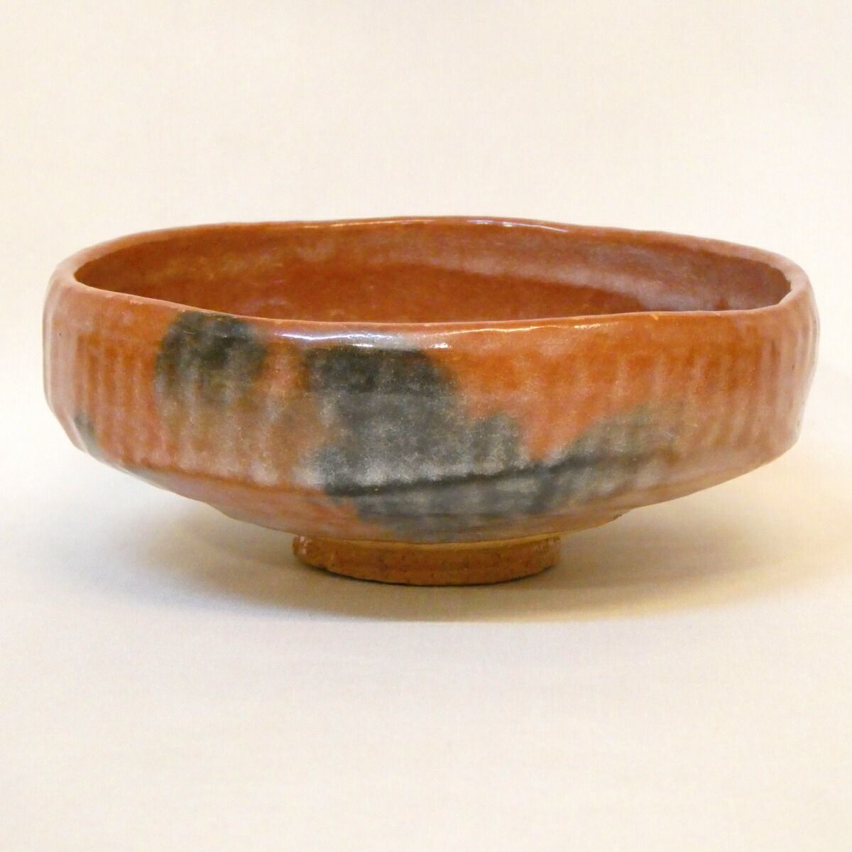 竹田益州箱書】政所窯 初代 永興明道作 赤 平茶碗 刻銘「寿」楽焼 後藤