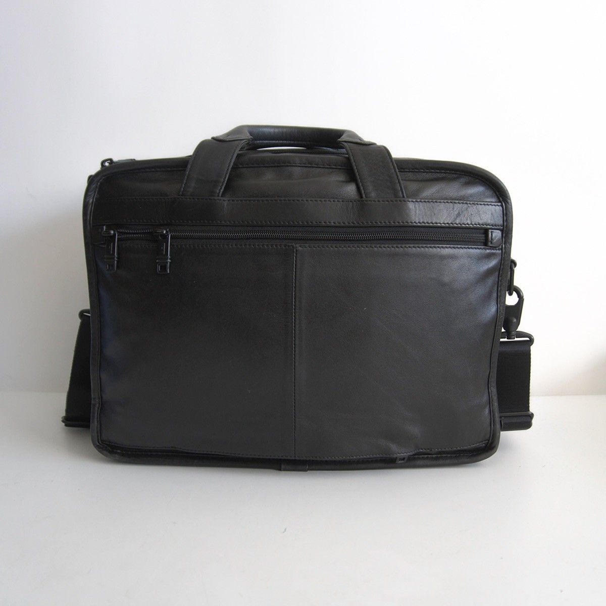 TUMI トゥミ 96141D4 レザー　ブリーフケース黒 TUMI トゥミ 96141D4（廃番G4.4)オールレザー ブリーフケース 黒 Tumi