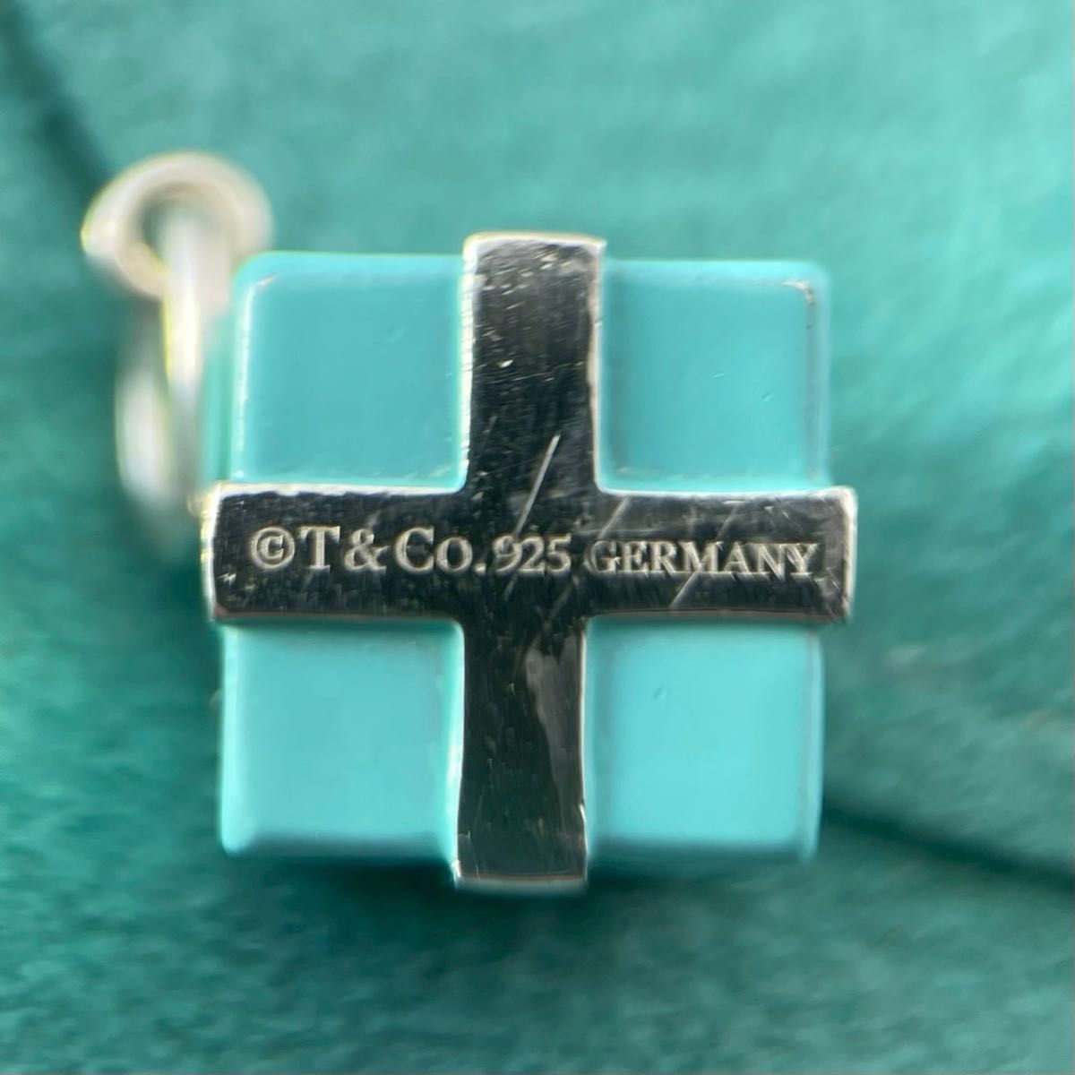 ティファニー ブルー プレゼントボックス エナメル ペンダント XE2fe 230419-3-0.jpg