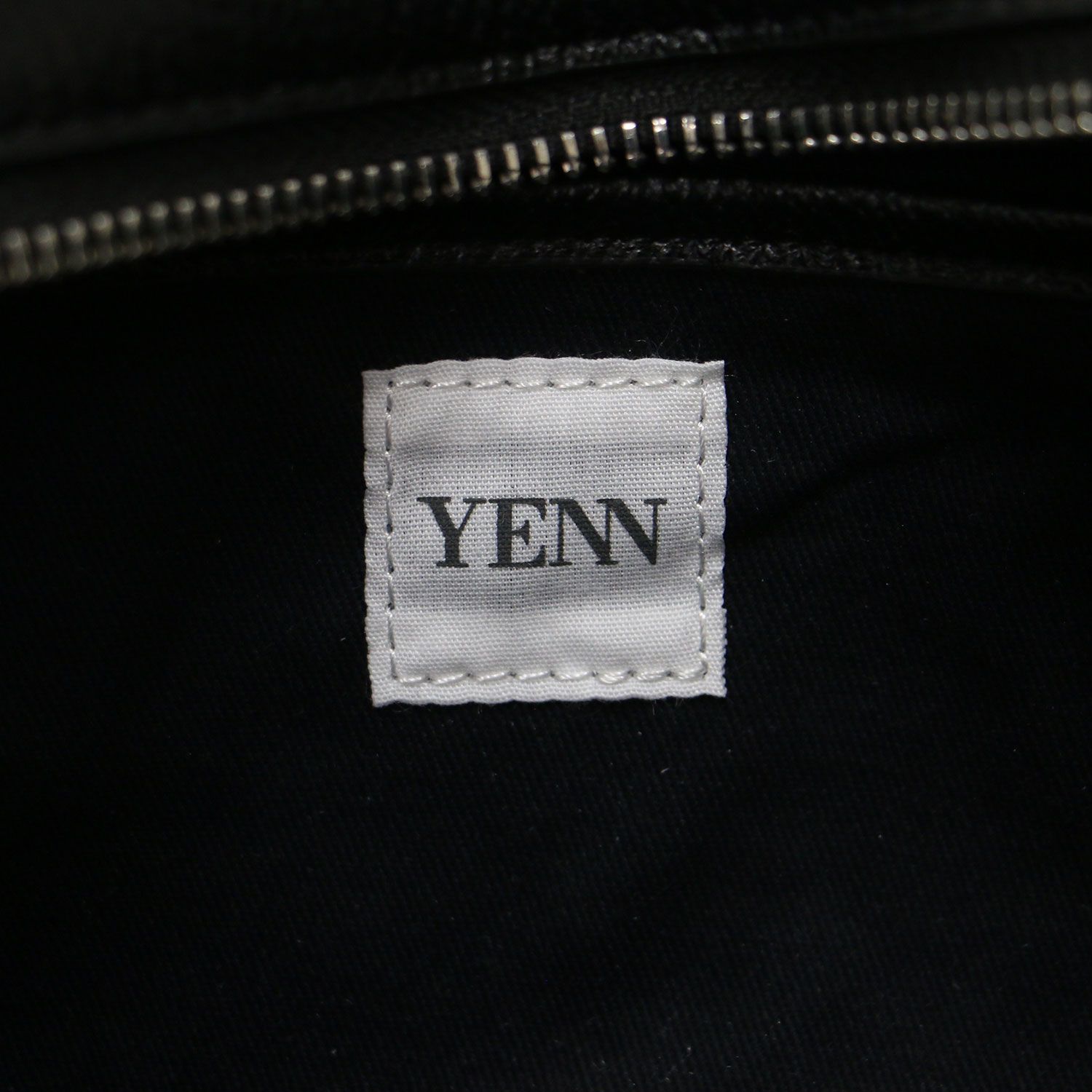 送料無料特価 YENN ブラック ショルダーバッグ 【公式通販】