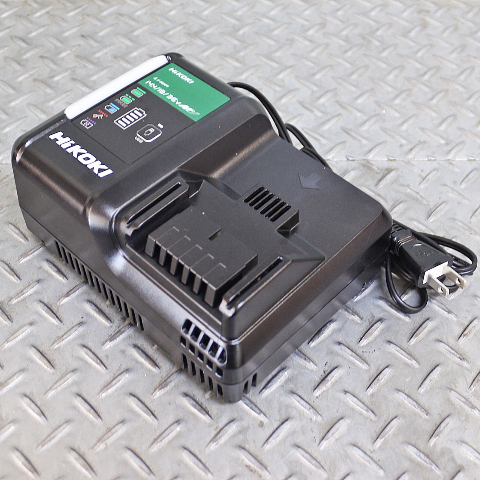 コードレスインパクトドライバ