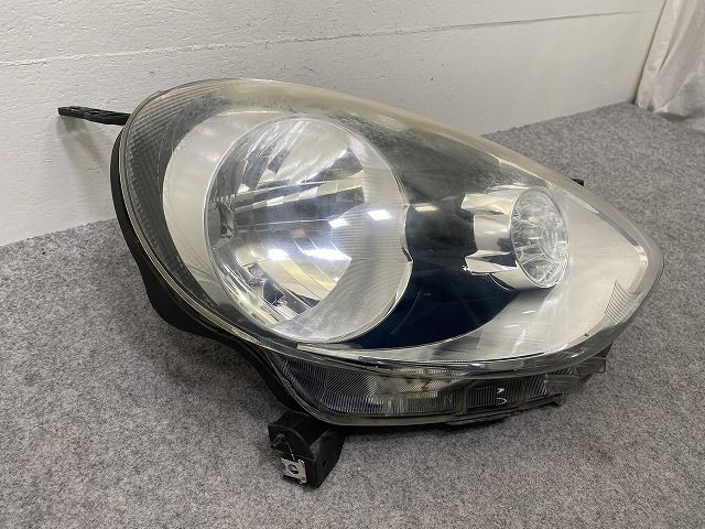 マーチ K13 純正 右 ヘッドライト/ランプ ハロゲン レベライザー KOITO