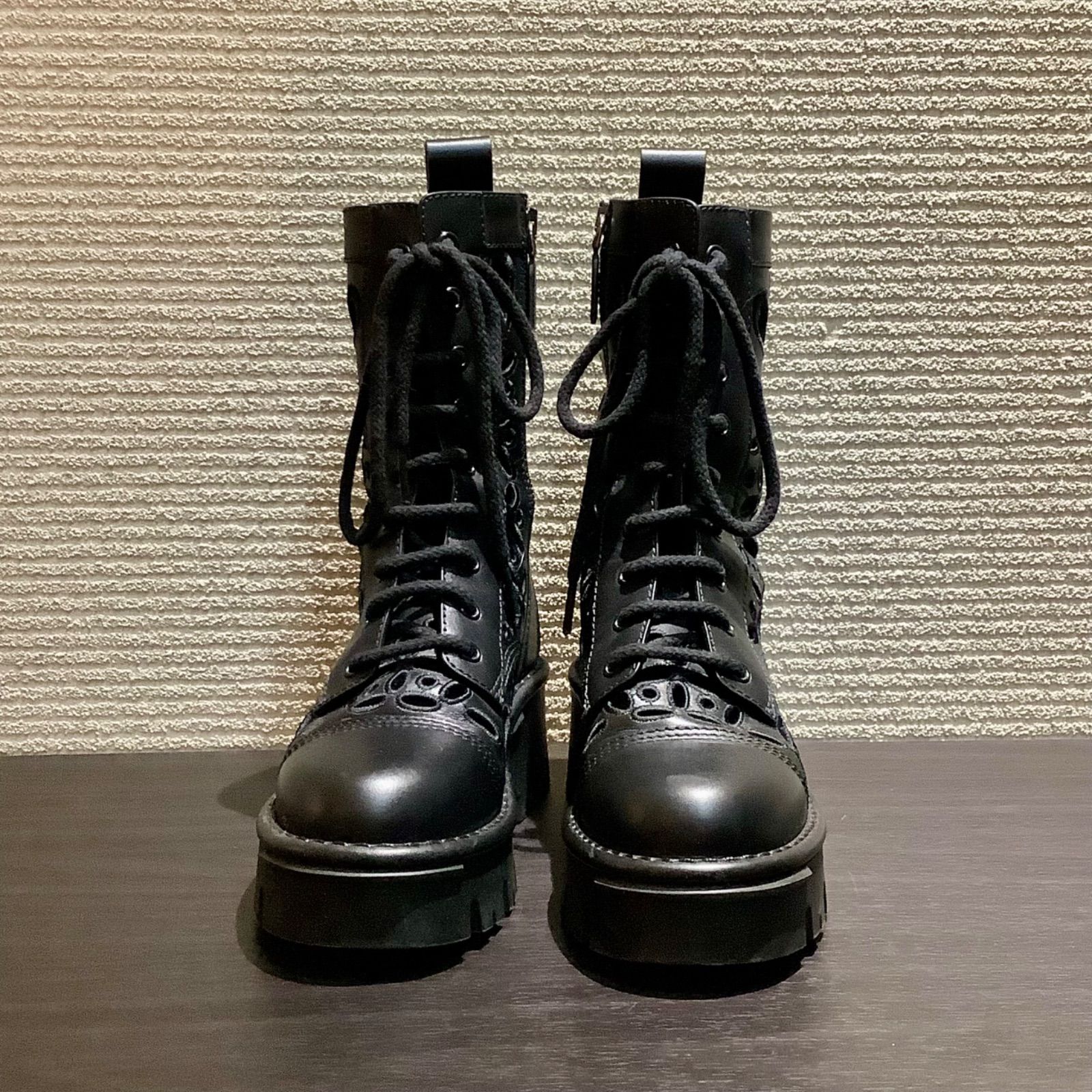 ヴァレンティノガラヴァーニ VALENTINO アトリエ コンバットブーツ 