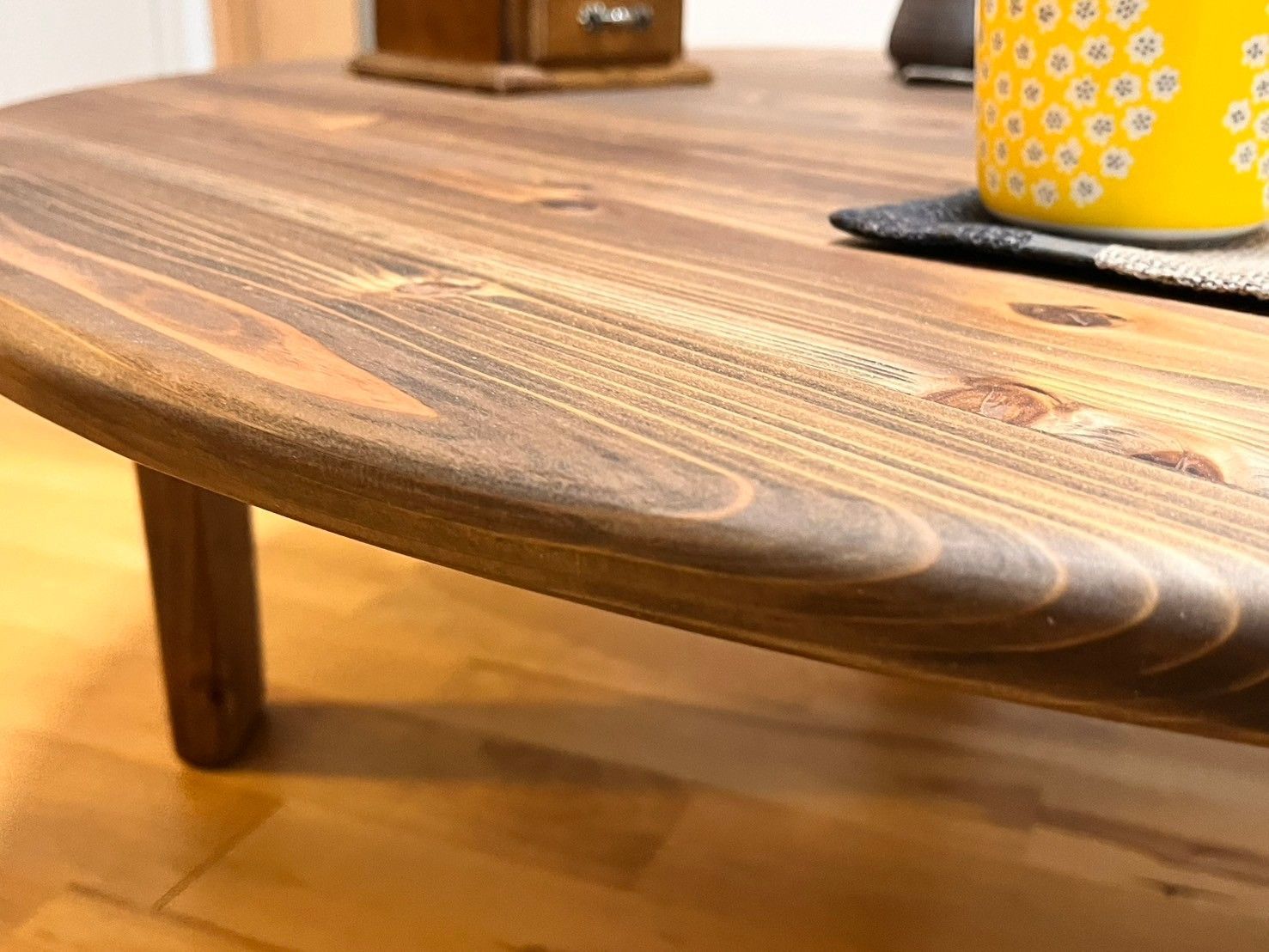 つい触りたくなる国産杉の折り畳みちゃぶ台】直径90㎝ 角が丸い