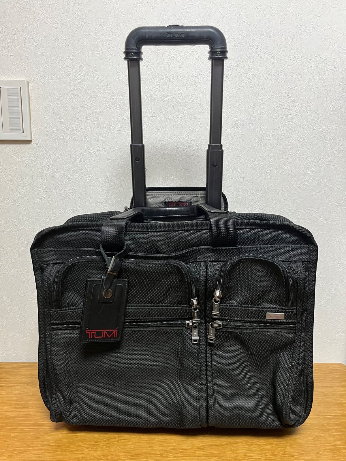 TUMI 26004D4 ホイールアウェイ キャリーケース PCケース付 TUMI ホイールアウェイ キャリーケース 26004D4 黒 - メルカリ