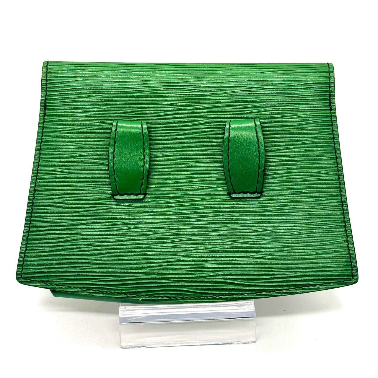 差し色で魅せる✨ LOUIS VUITTON エピ ポシェットサンチュール