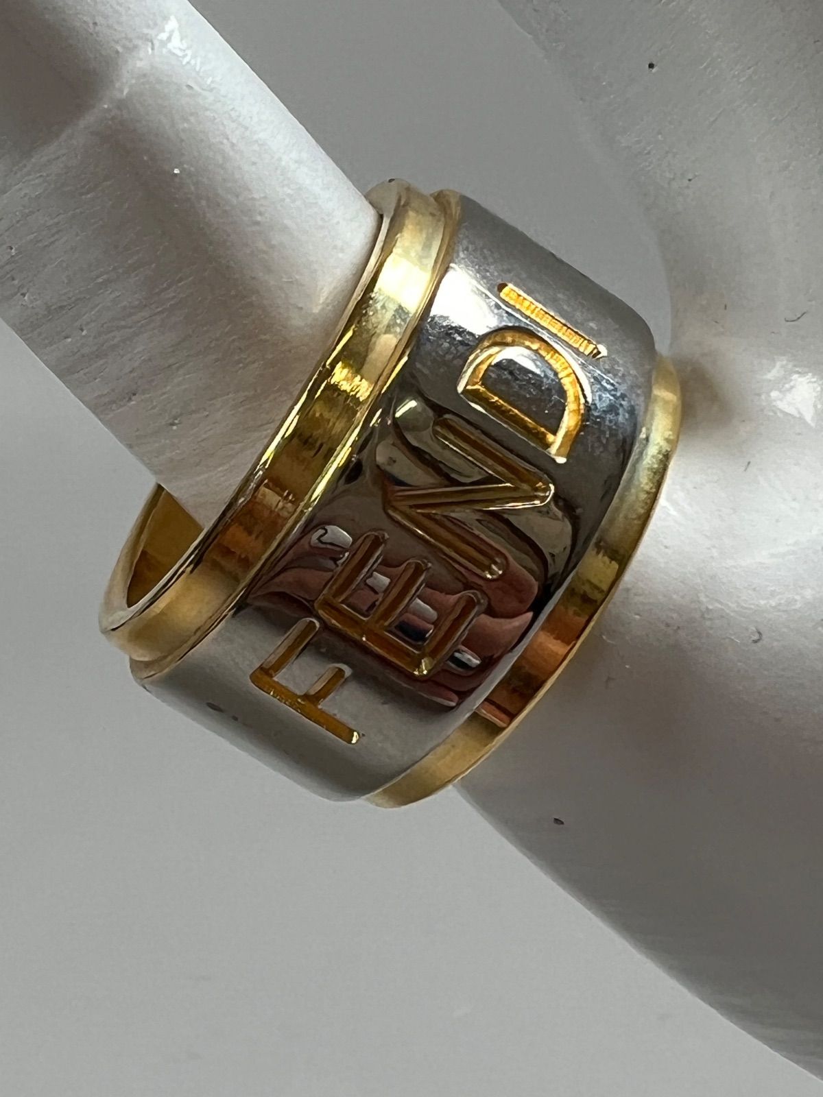 ✨FENDI✨フェンディ✨ロゴ✨コンビ✨箱付き✨スカーフリング✨ FENDI フェンディ ロゴ スカーフリング リング ゴールド シルバー