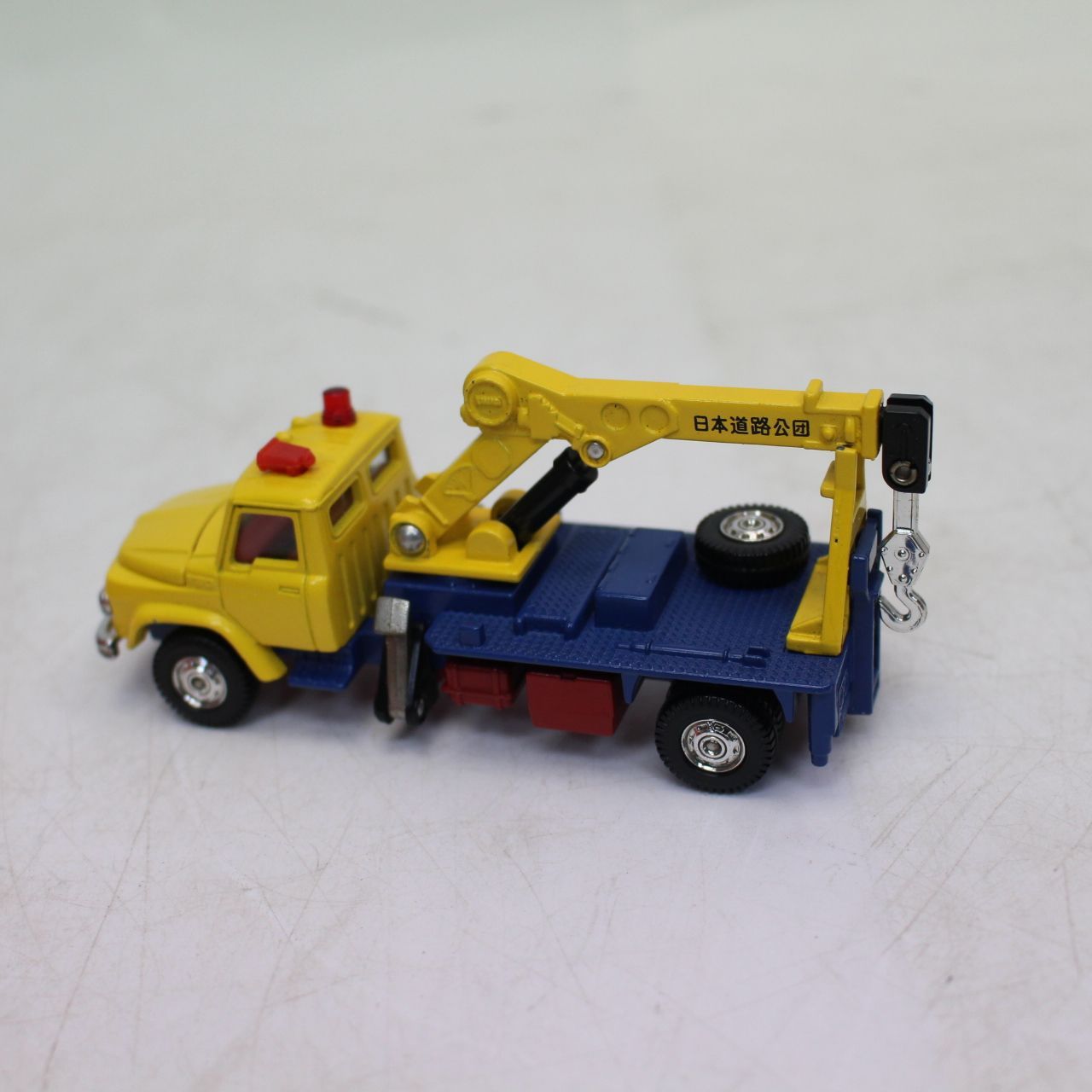 AS708)トミカ ダンディ DT-053 三菱ふそう レッカークレーン tomica