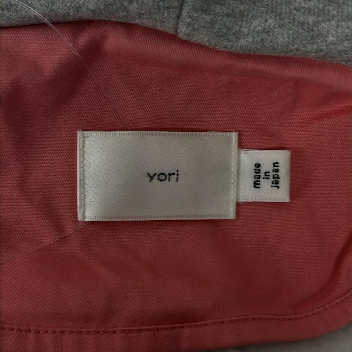 yori(ヨリ) コート サイズF レディース美品 - グレー×ピンク  