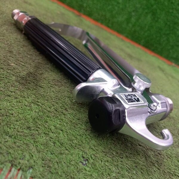 ♥ アネスト岩田