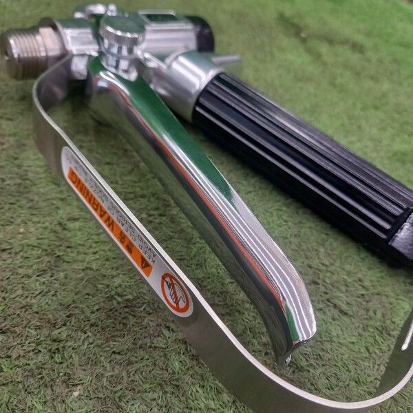 ♥ アネスト岩田