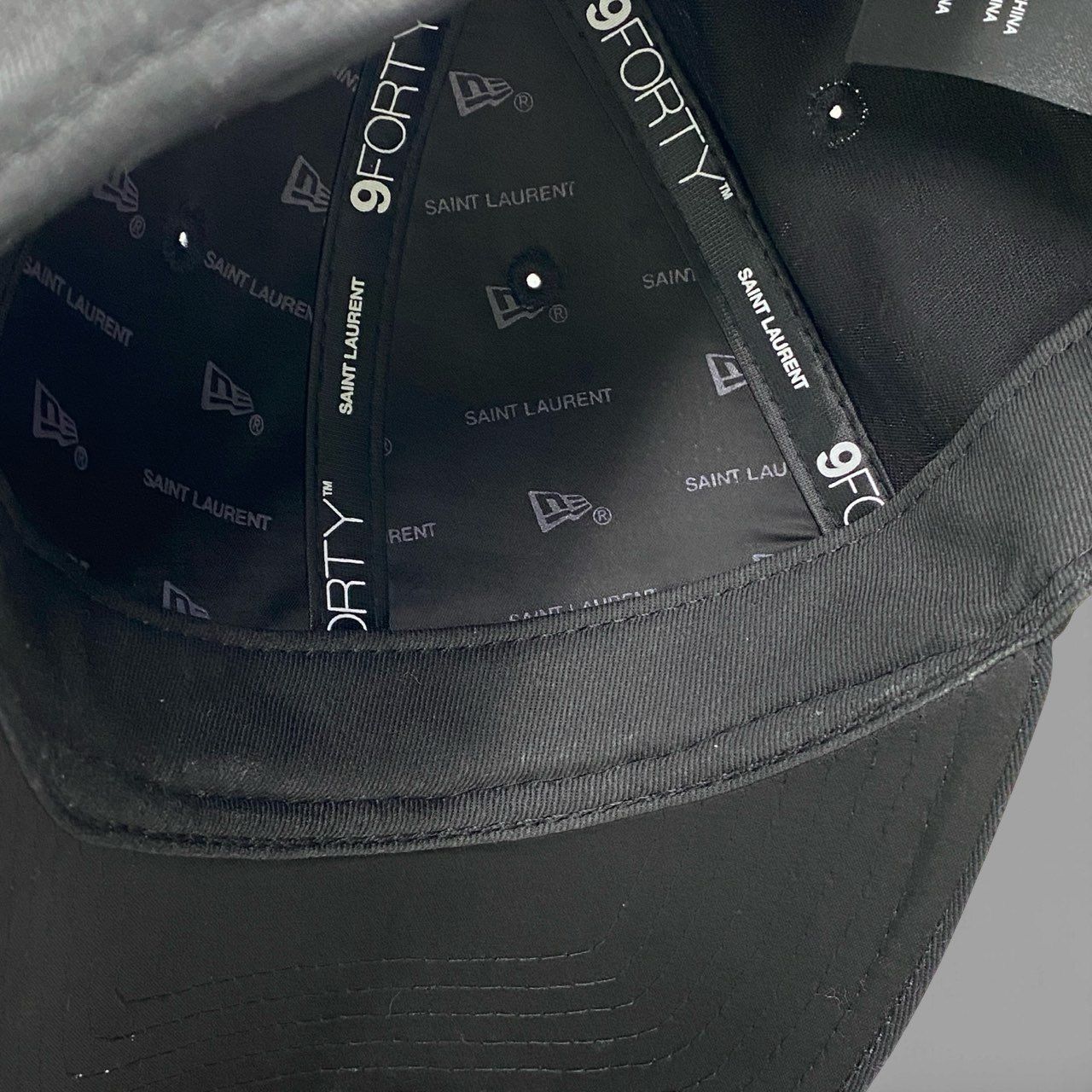a23 《美品》 SAINT LAURENT サンローラン × NEW ERA ニューエラ YSL