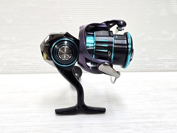 中古品】 ダイワ Daiwa スピニングリール 23 エメラルダスRX FC