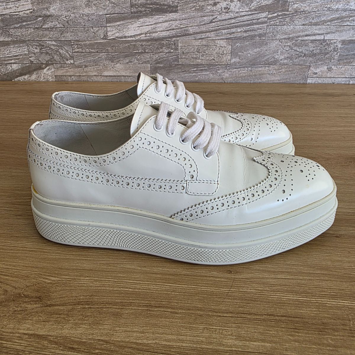 PRADA プラダ 厚底 ウイングチップ レースアップ エナメル シューズ