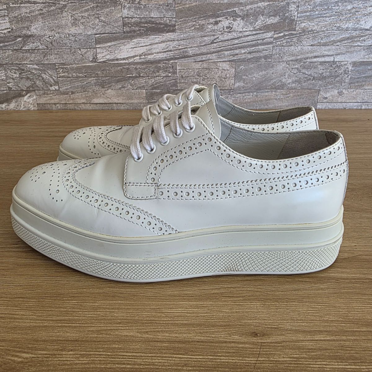 PRADA プラダ 厚底シューズ エナメル 38 ミウッチャ期 PRADA プラダ 厚底 ウイングチップ レースアップ エナメル シューズ