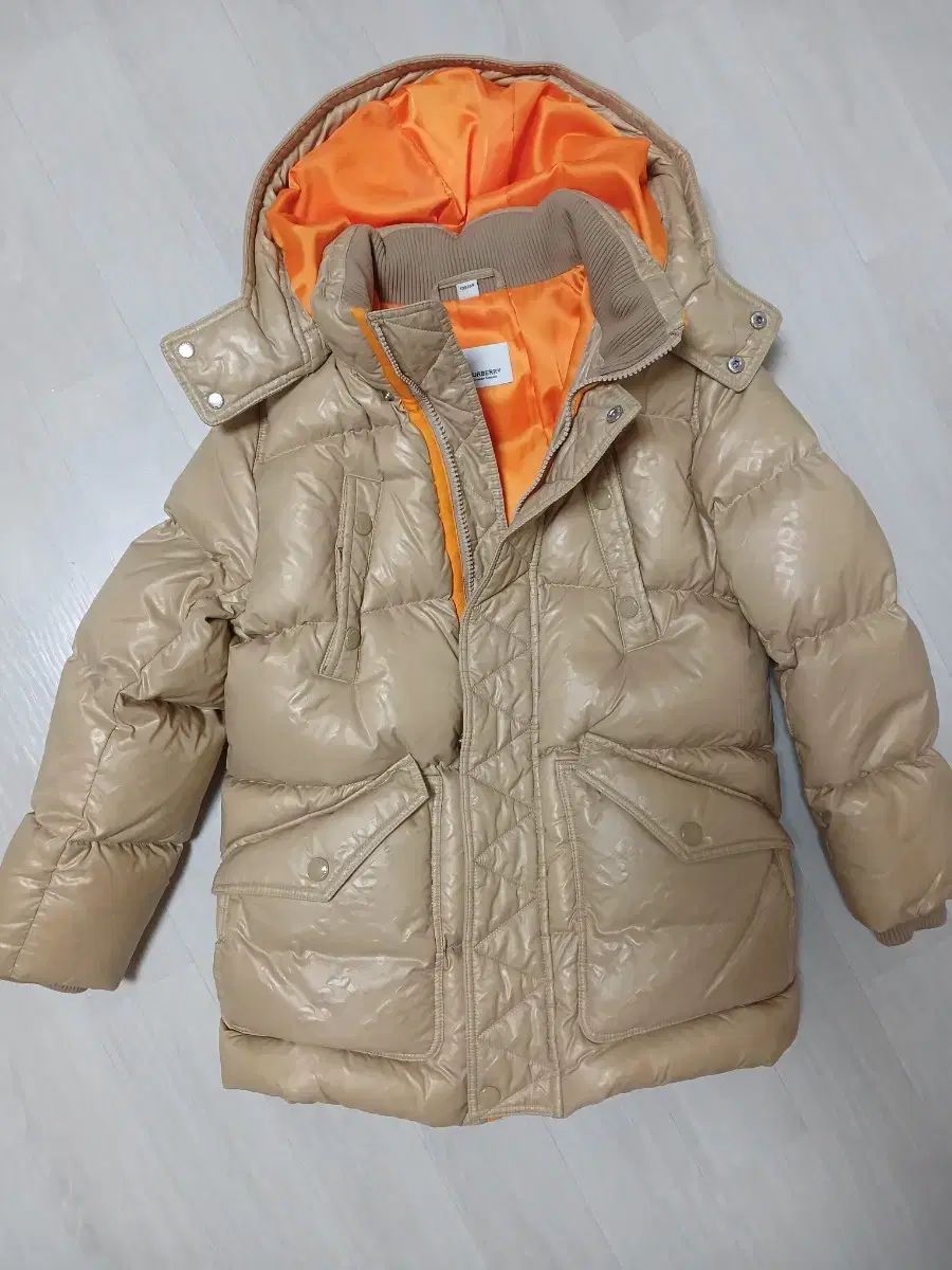 正規品) BURBERRY バーバリー キッズ ユニセックス ダウン 8y (128