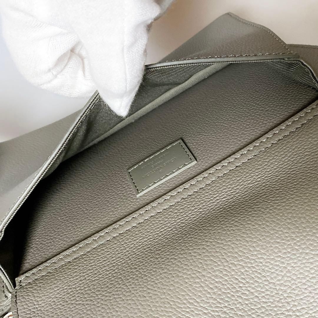 LOUIS VUITTON / LVアエログラム テイクオフ スリング カーキ - メルカリ