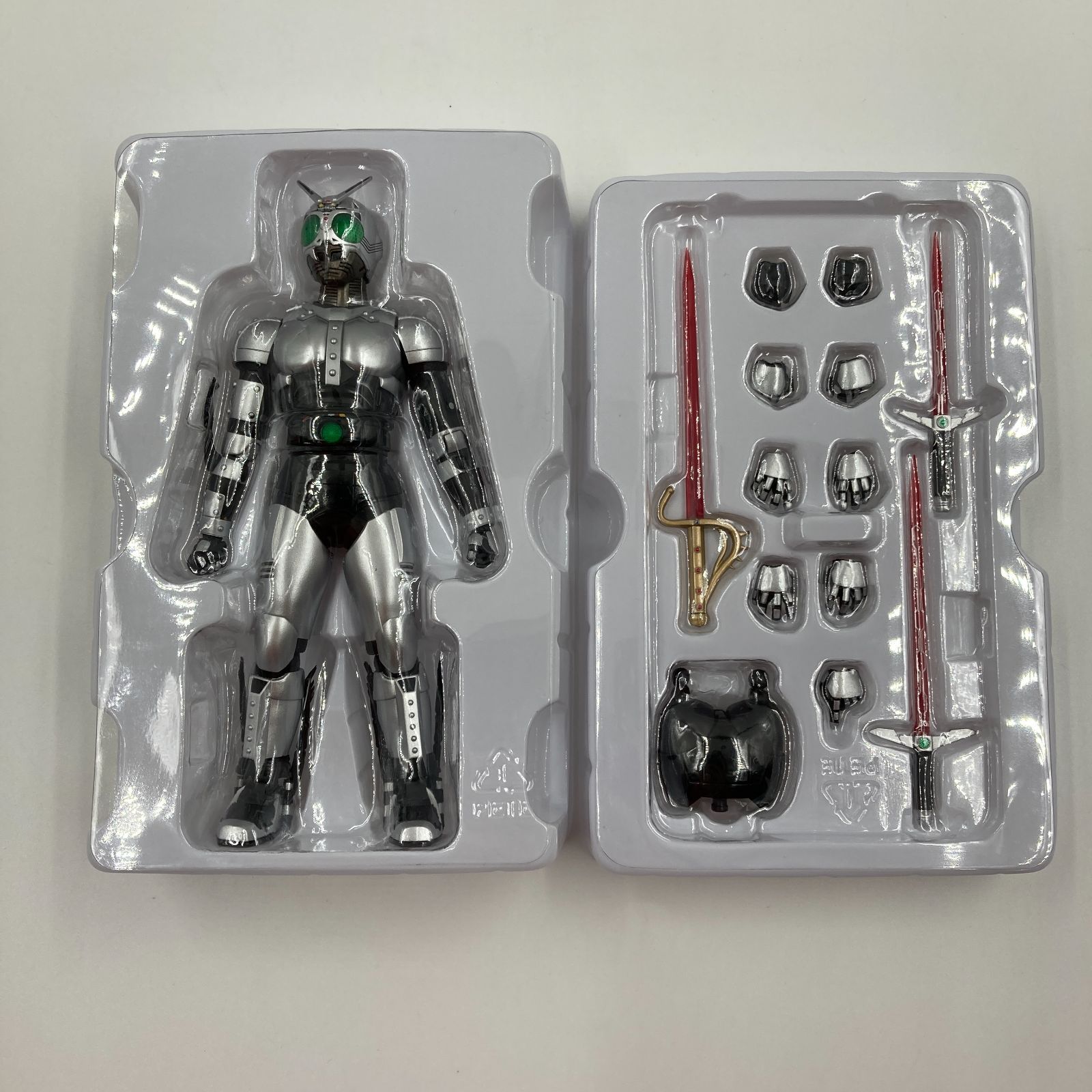 ★S.H.Figuarts真骨彫製法 シャドームーン 中古品 S.H.Figuarts真骨彫製法 シャドームーン S.H.Figuarts（真骨彫製法