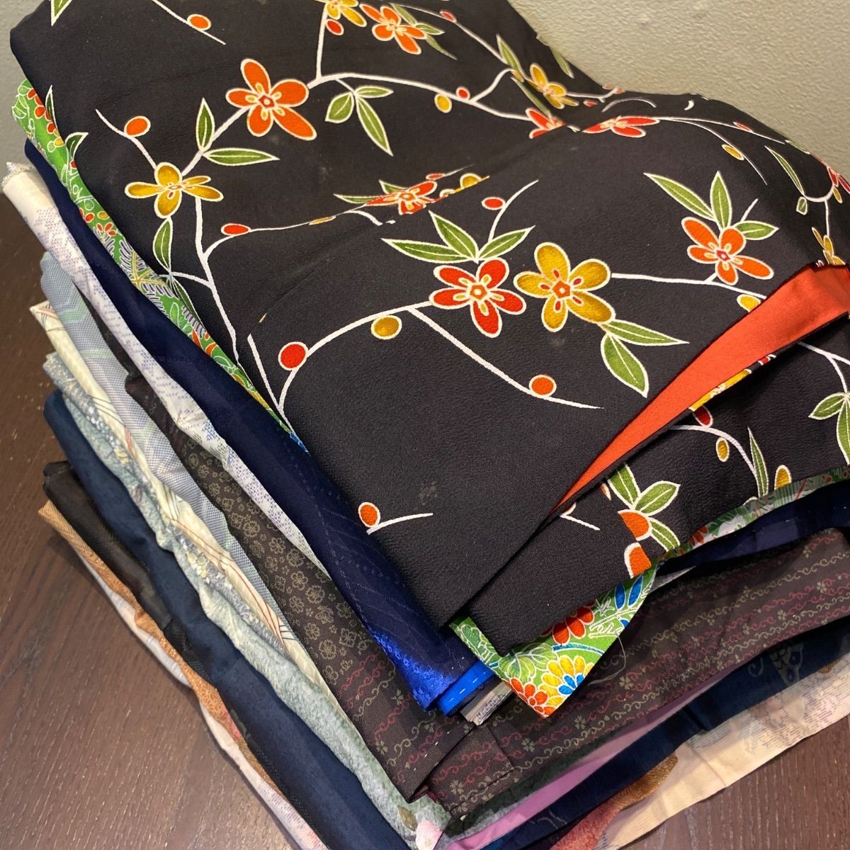 まとめ売り】正絹着物15枚 リメイク素材 ハンドメイド向け - メルカリ