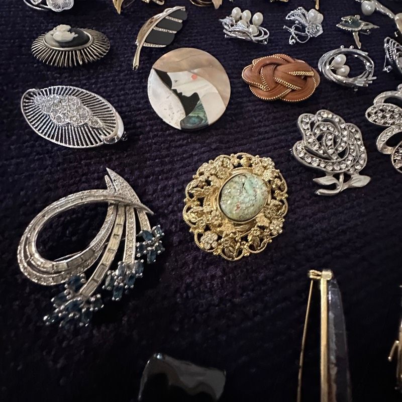 vintage】ブローチ まとめ売り 大量 150点 GT-BR54 - メルカリ