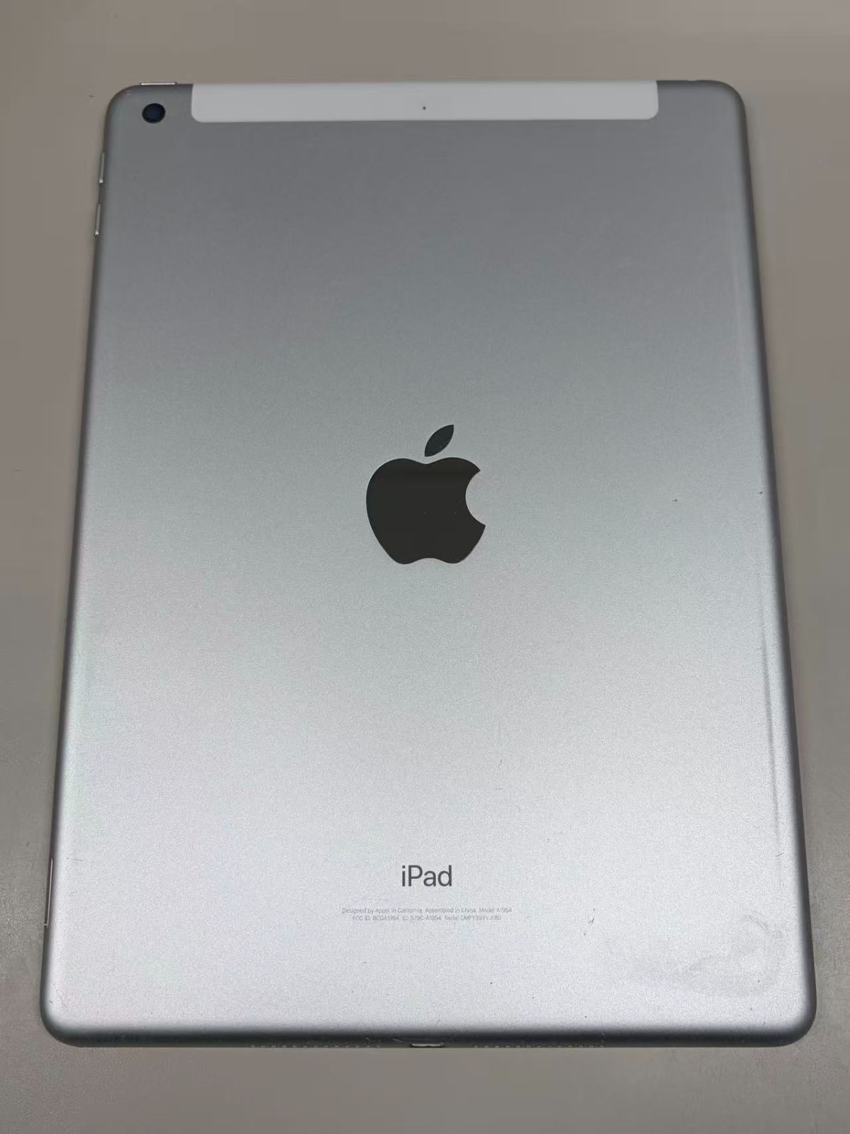 107 iPad 8世代 32GB SIMフリー シルバー Amazon.co.jp: 【整備済み品】 Apple iPad (第8世代) Wi-Fi +