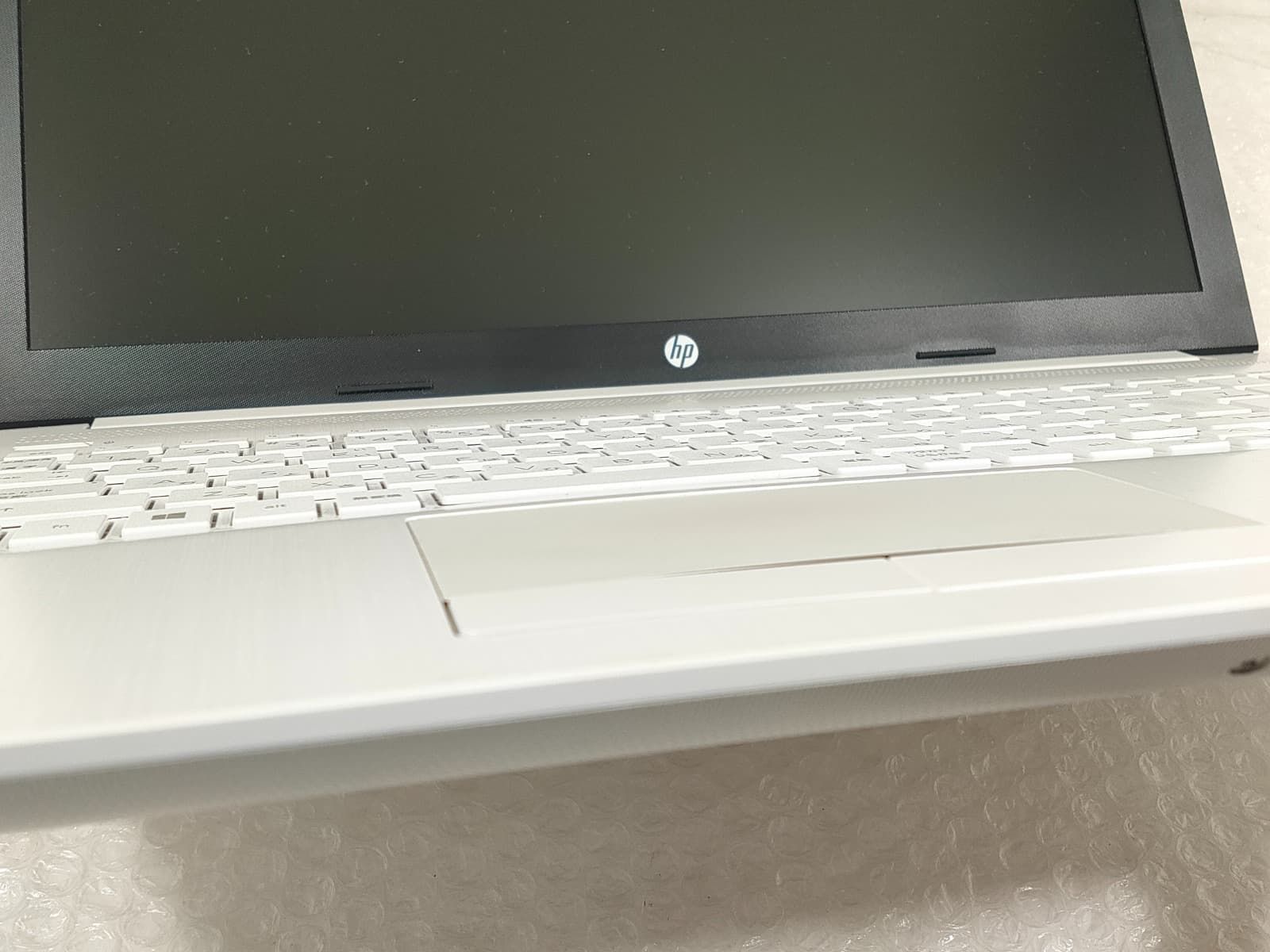 外装破損あり　hp 15-db0214AU AMD 外装破損あり hp 15-db0214AU AMD - メルカリ