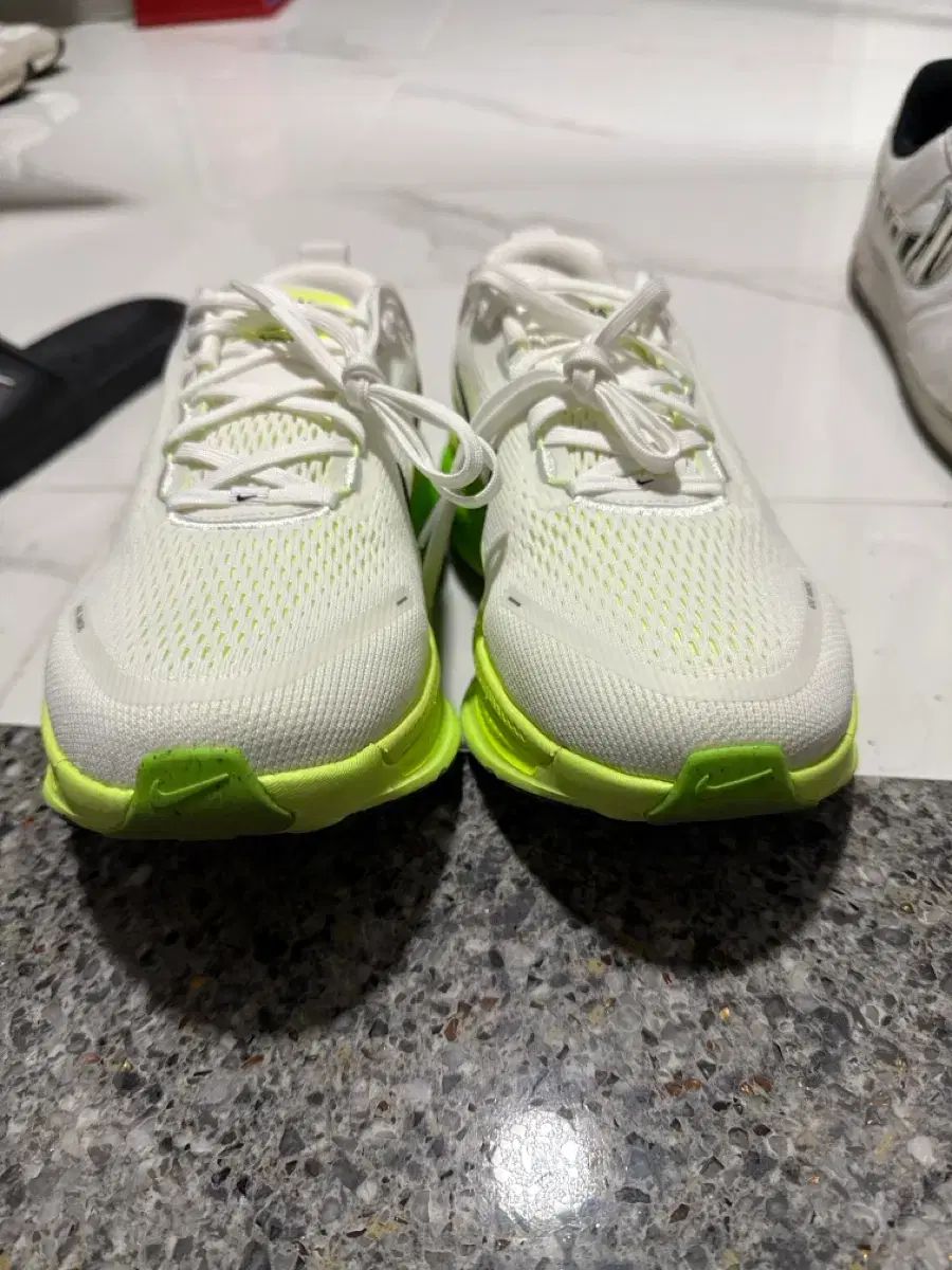 285 NIKE ボメロ 18 ウィメンズ