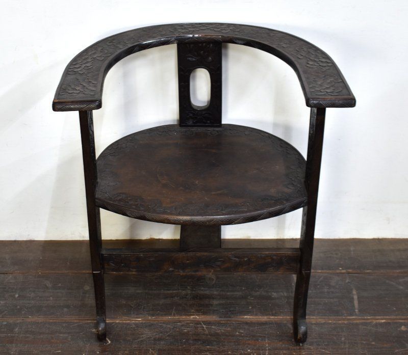 EHK15 伝統工芸 軽井沢彫り スツール 桜彫刻 細密彫刻 丸椅子 飾り台 EHK15 伝統工芸 軽井沢彫り スツール 桜彫刻 細密彫刻 丸椅子 飾り台