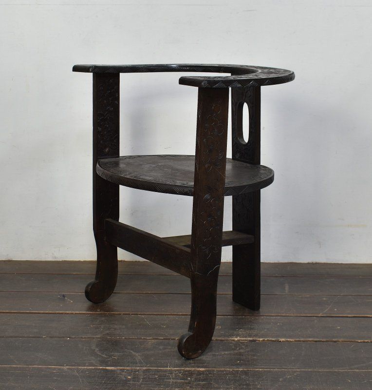 EHK15 伝統工芸 軽井沢彫り スツール 桜彫刻 細密彫刻 丸椅子 飾り台 EHK15 伝統工芸 軽井沢彫り スツール 桜彫刻 細密彫刻 丸椅子 飾り台