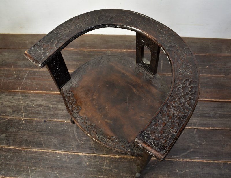 軽井沢彫り　桜彫刻　ダイニングチェア　椅子　イス　軽井沢彫　伝統工芸品 軽井沢彫 ダイニングチェア 桜彫刻 チェア 椅子 イス 伝統工芸