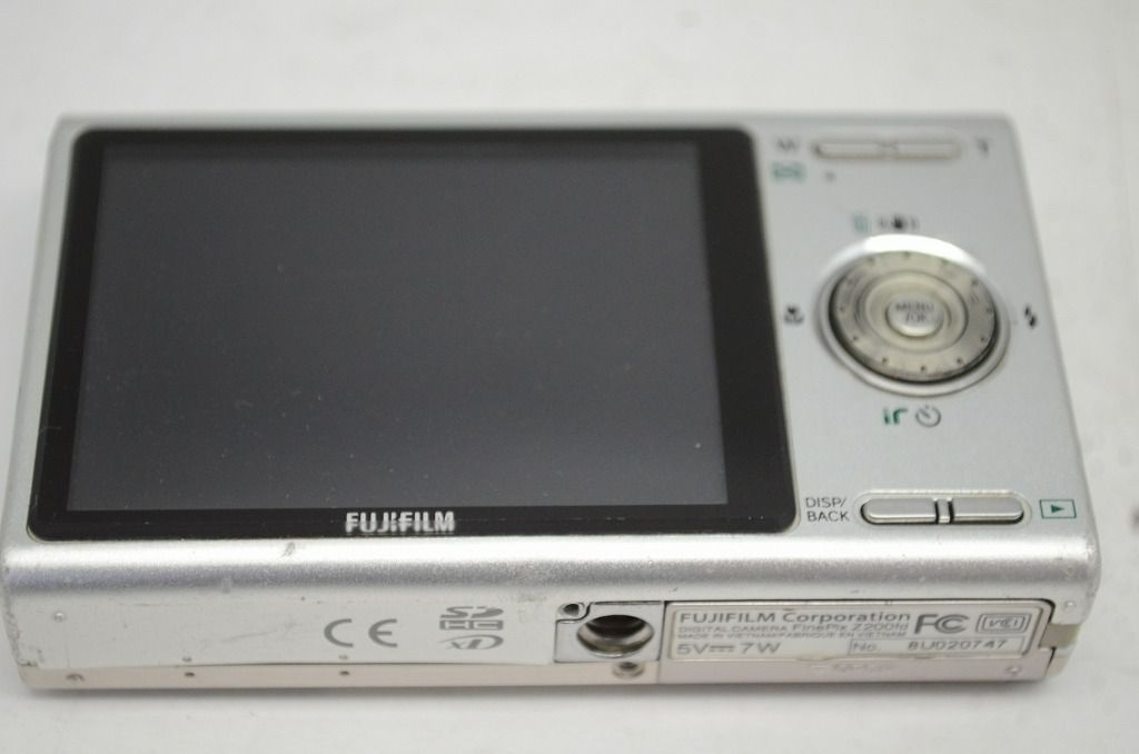 美品　FUJI FILM FinePix Z200fd シルバー 訳あり品 FUJIFILM フジフィルム FinePix Z200fd コンパクトデジタル